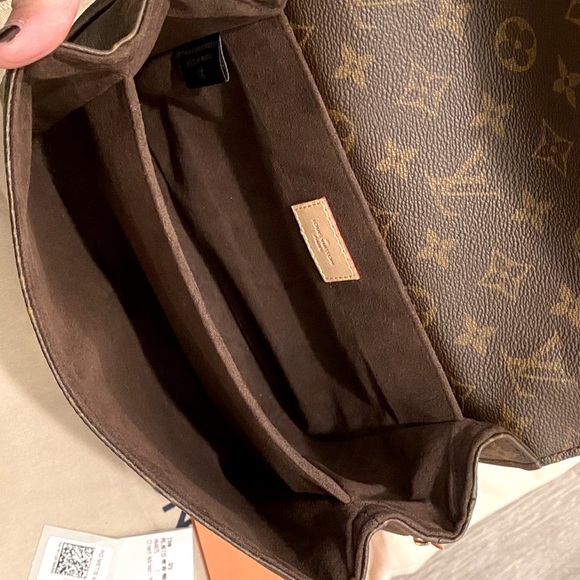 ❌SOLD❌ Louis Vuitton Pochette Metis Monogram - Picture 6 of 16